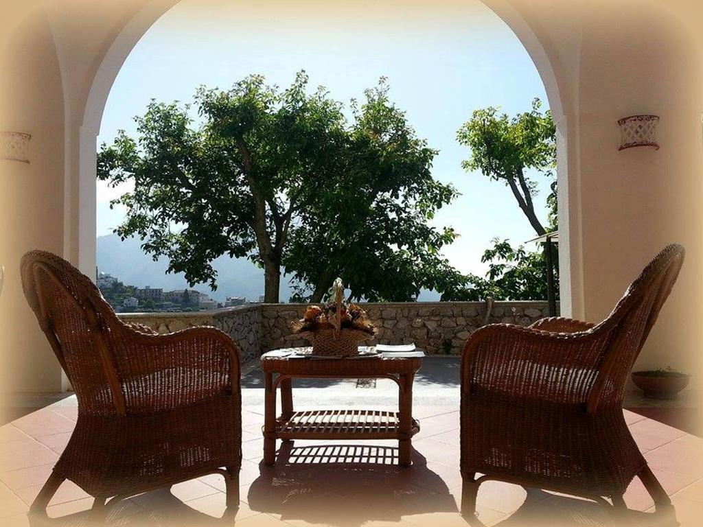 Portico Del Paradiso Скала Екстериор снимка